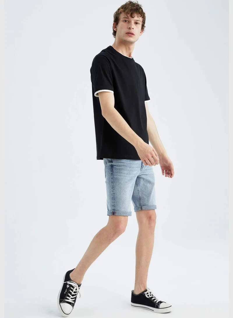 ديفاكتو Regular Fit Short Sleeve Stripe Detail T-Shirt