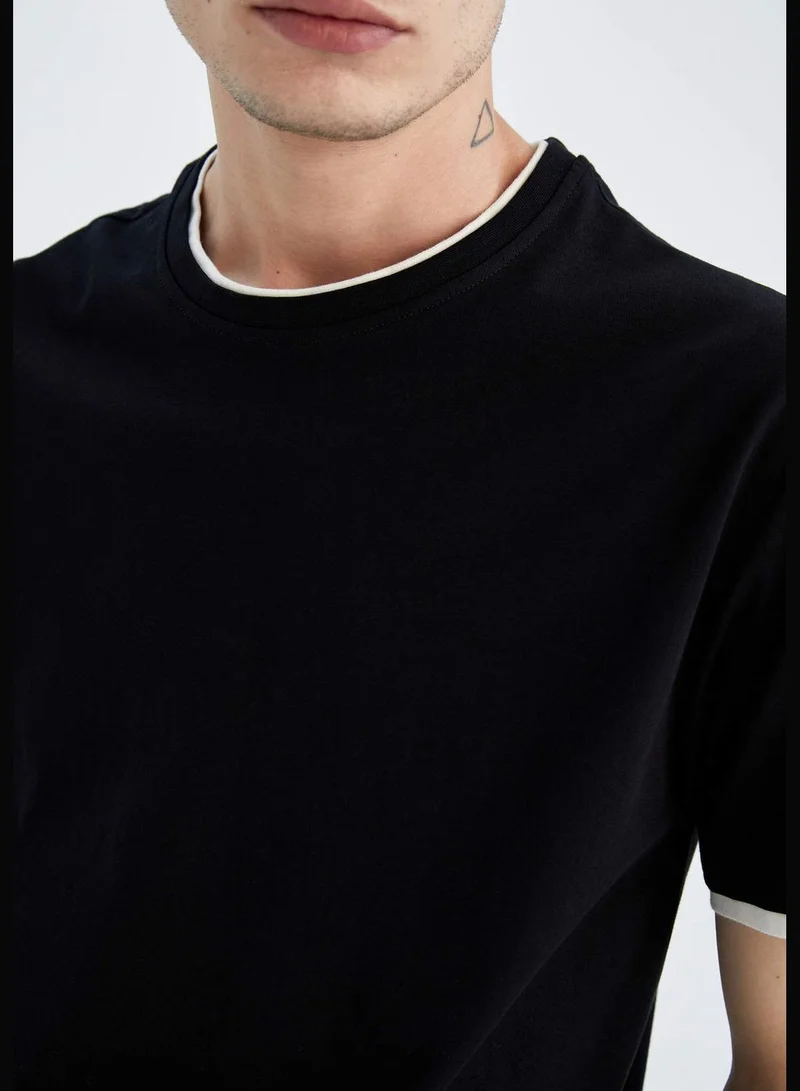 ديفاكتو Regular Fit Short Sleeve Stripe Detail T-Shirt
