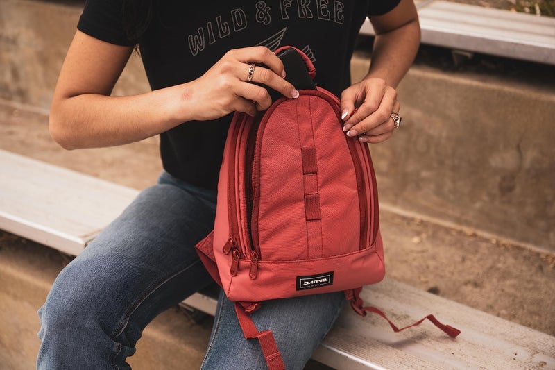 Dakine Cosmo 6.5L - Black - Image 3
