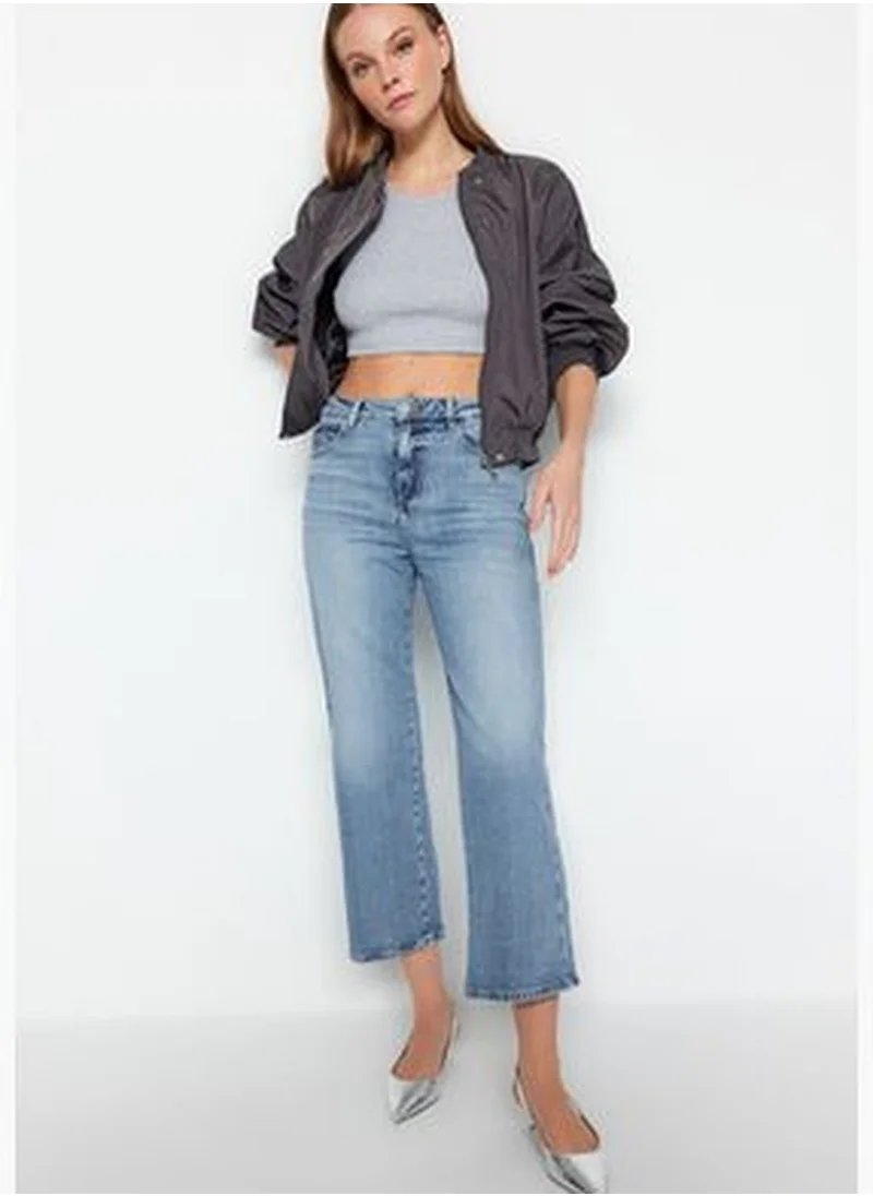 trendyol Light Blue Normal Waist Crop Straight Jeans TWOSS24JE00055