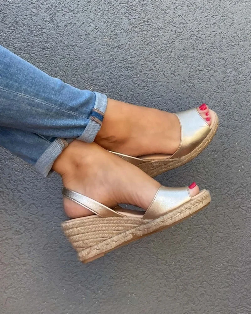 شو كيو Classic Espadrille Wedge