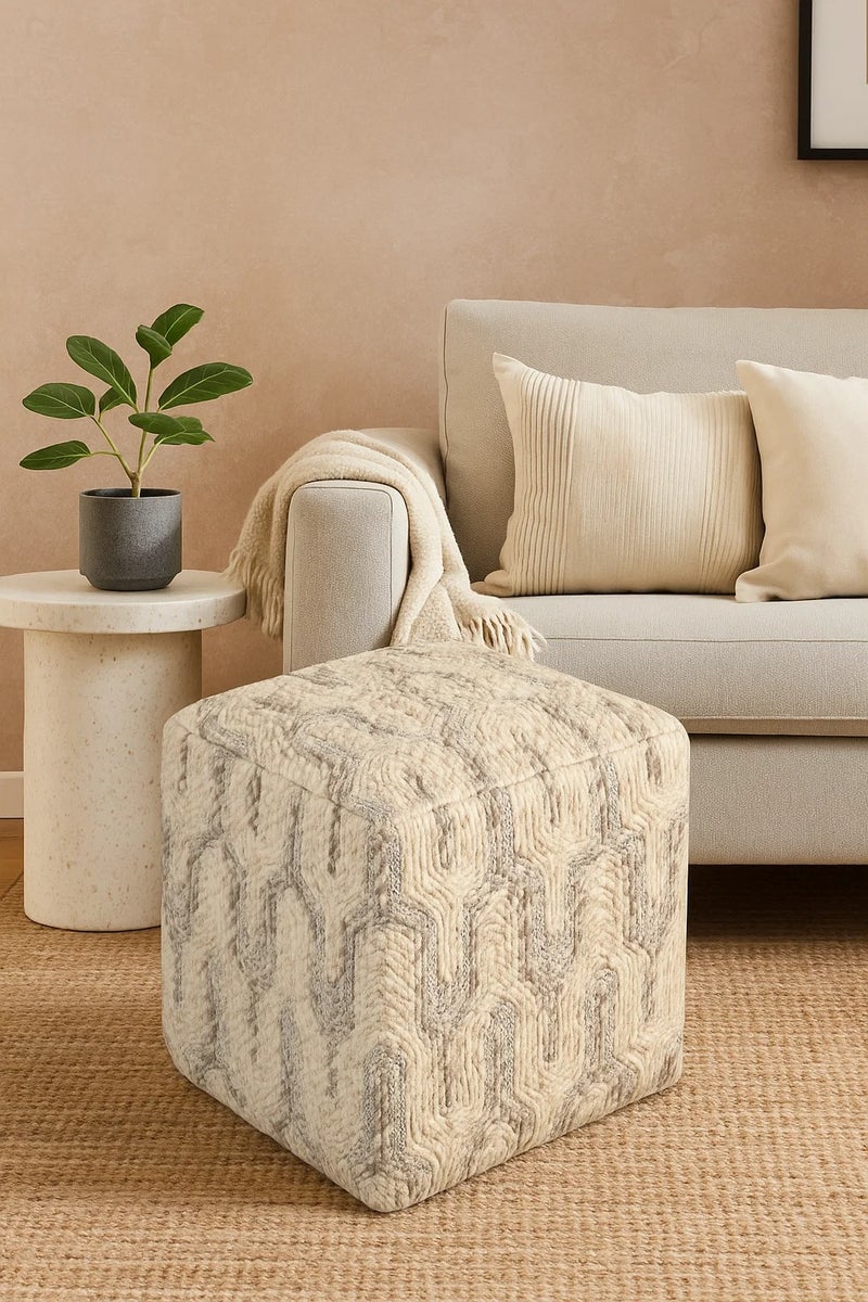 لوفت وسادة أرضية مربعة الشكل بنسيج كابلي محكم أو نمط هندسي باللون الكريمي/البيج، مقاس 40 × 40 × 40 سم - متعددة الأغراض - دولين - Image 1