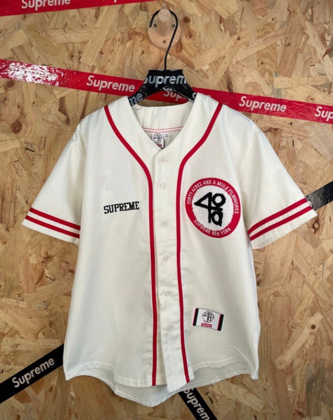 Supreme SS26 Short-Sleeve T-Shirt - Trendy Streetwear for Youth - Image 1