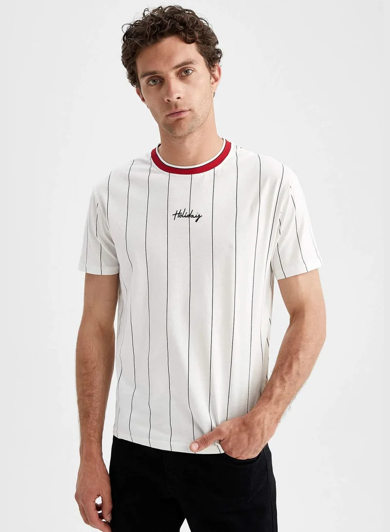 ديفاكتو Regular Fit Short Sleeve Striped Slogan Print T-Shirt