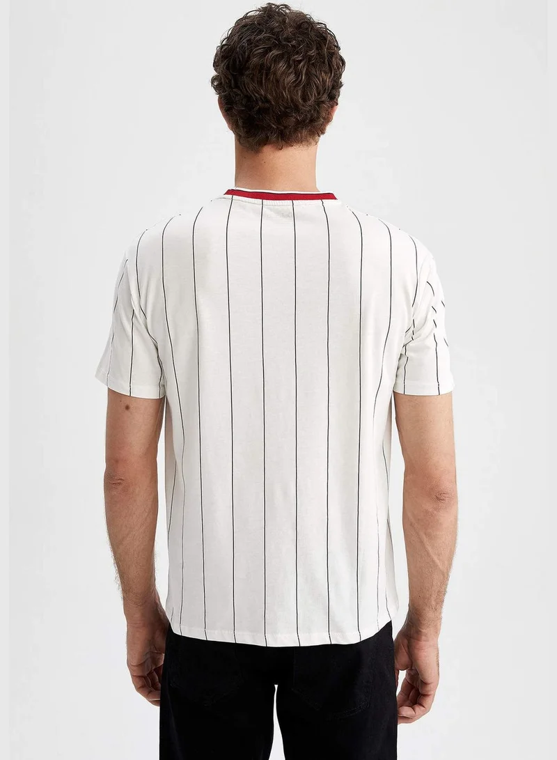 ديفاكتو Regular Fit Short Sleeve Striped Slogan Print T-Shirt