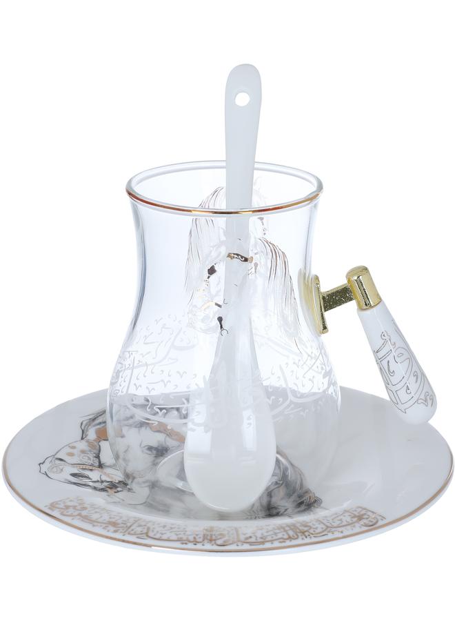 السيف  طقم تقديم الشاي والقهوة سهيل زجاجي + بورسلين مع صحون بنمط عربي 26 قطعة باللون الأبيض - Image 2