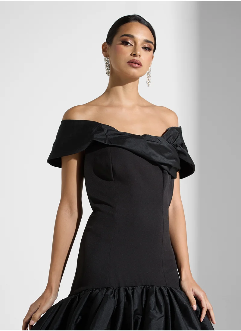 نمشي x Off Shouldered Mermaid Cut Dress