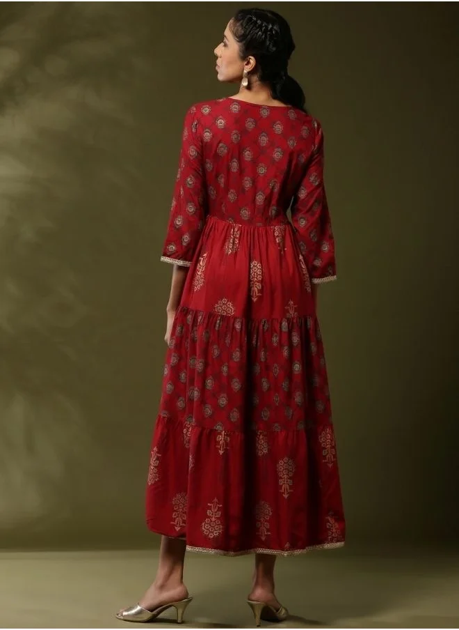 أبهشتي Printed angrakha flare dress with sequin neck embroidery- red