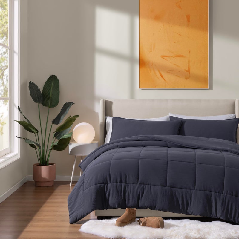 UGG Leonora Comforter Set with 2 Pillow Shams Lightweight Down Alternative Blanket Reversible Cozy Warm All Season Washable and Hypoallergenic Bedding Set, King, Navy Blue - Image 5