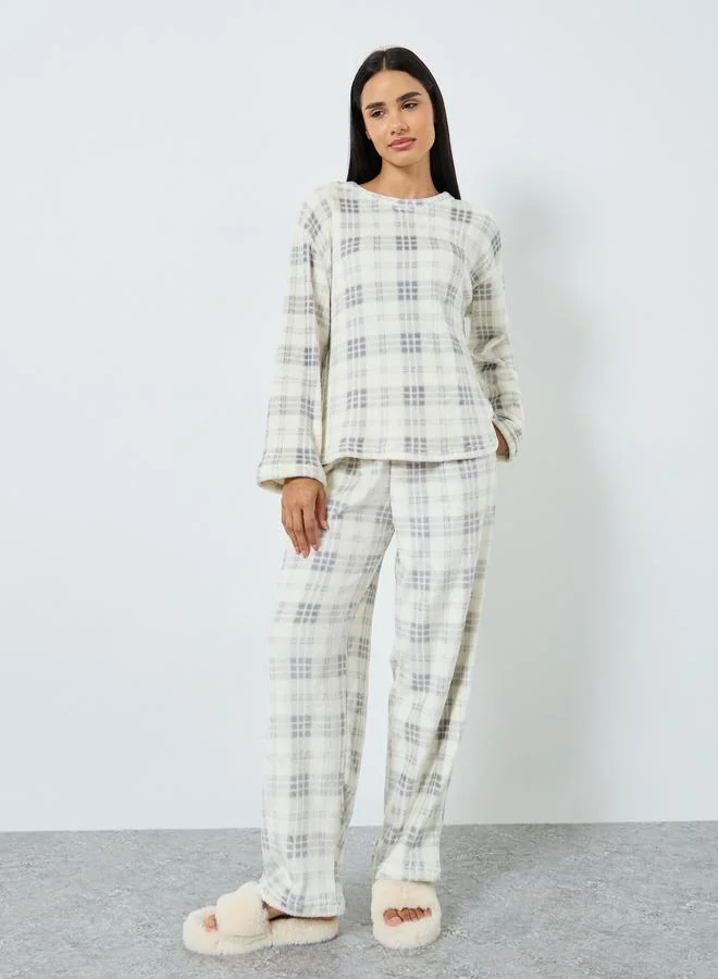 ستايلي طقم بيجاما من بنطال وبلوزة فليس بطبعة مربعات