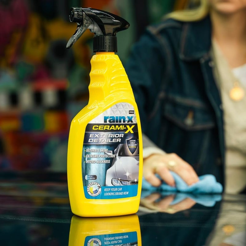 Rain-X Cerami-X Detailer Premium - طلاء سيراميك عالي اللمعان - حماية دائمة من الطقس والأشعة فوق البنفسجية - تأثير كاره للماء وخالٍ من الخطوط وقطعة قماش من الألياف الدقيقة - 750 مل - Image 1