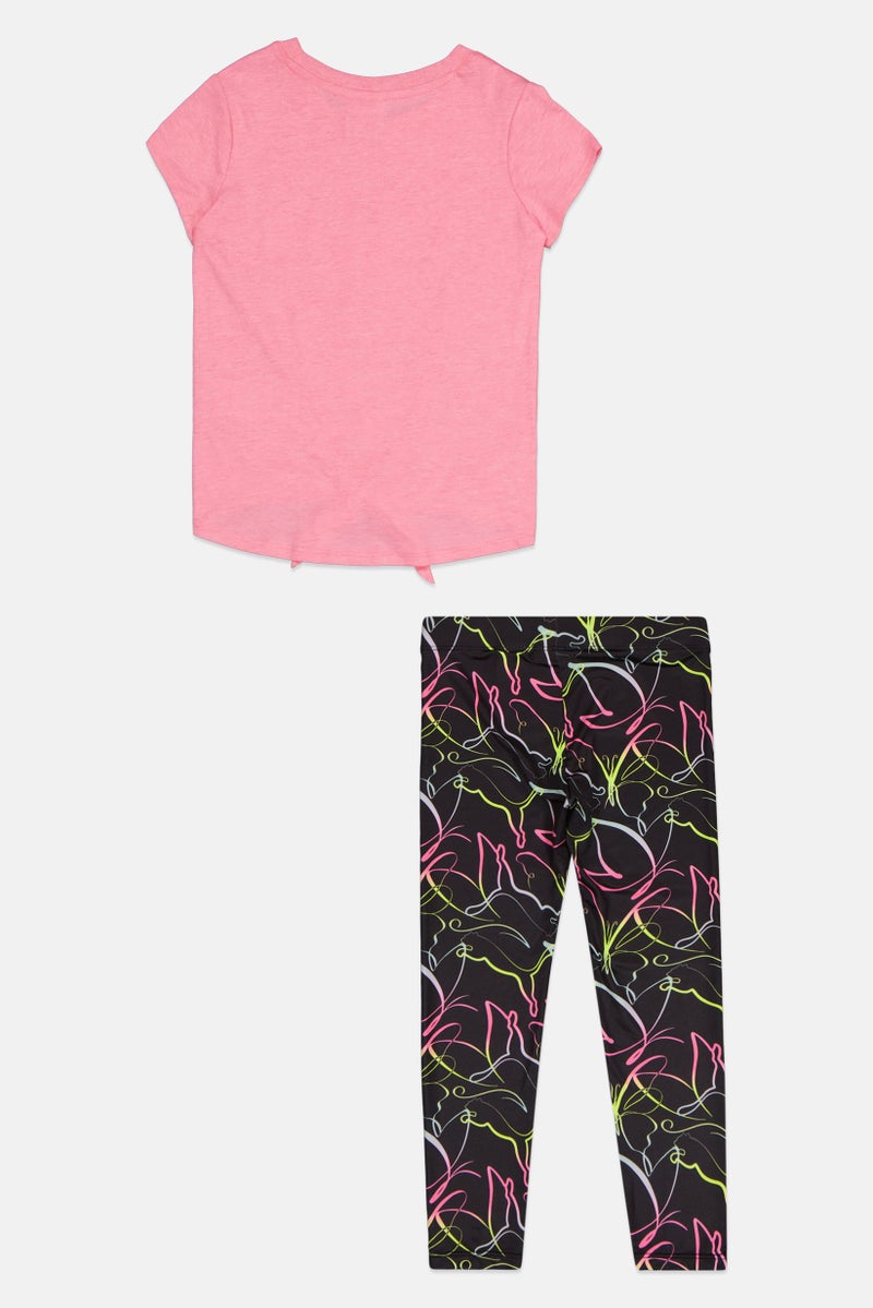 PUMA طقم بنات أطفال مكون من 2 قطعة قميص بأكمام مطبوعة وسروال ليجنز، متعدد الألوان - Image 3