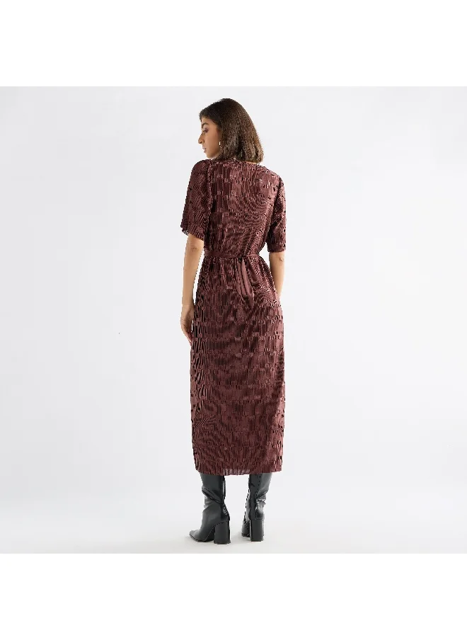 FAV Textured Round Neck Dress with Short Sleeves and Tie-Up Belt