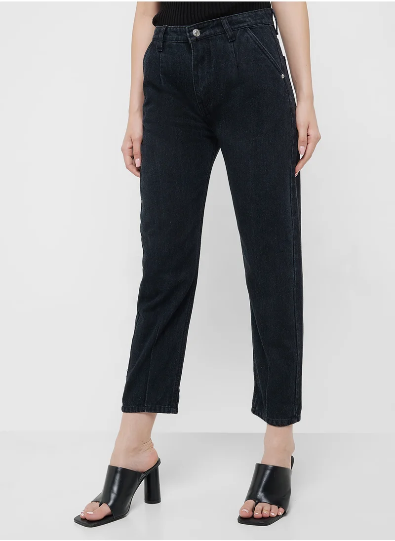 جينجر High Rise Mom Jeans