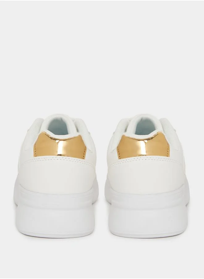 Styli Lining Detail Classic Lace-Up Sneaker
