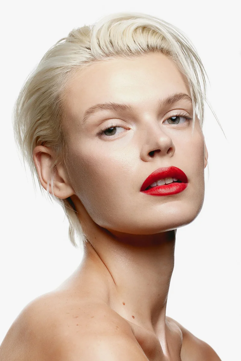 اتش اند ام Satin Lipstick