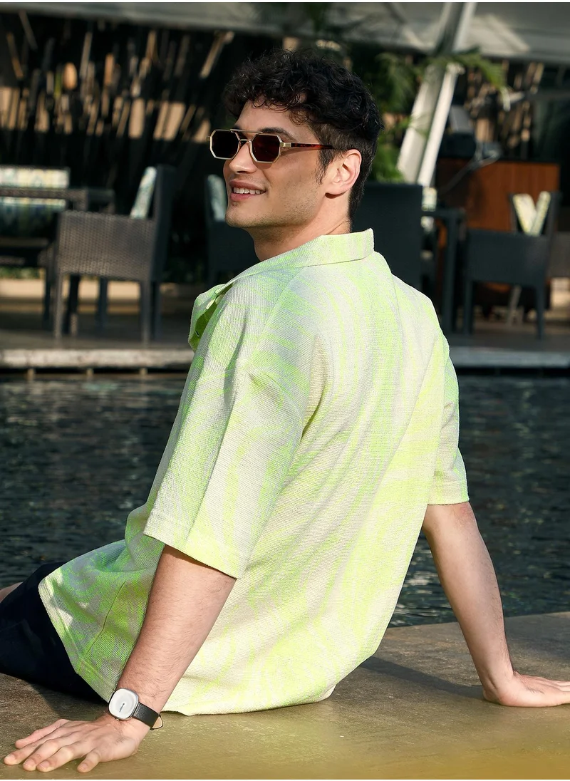 كامبوس سوترا Men's Lime Green & Off-White Blaze Imprint Oversized Shirt