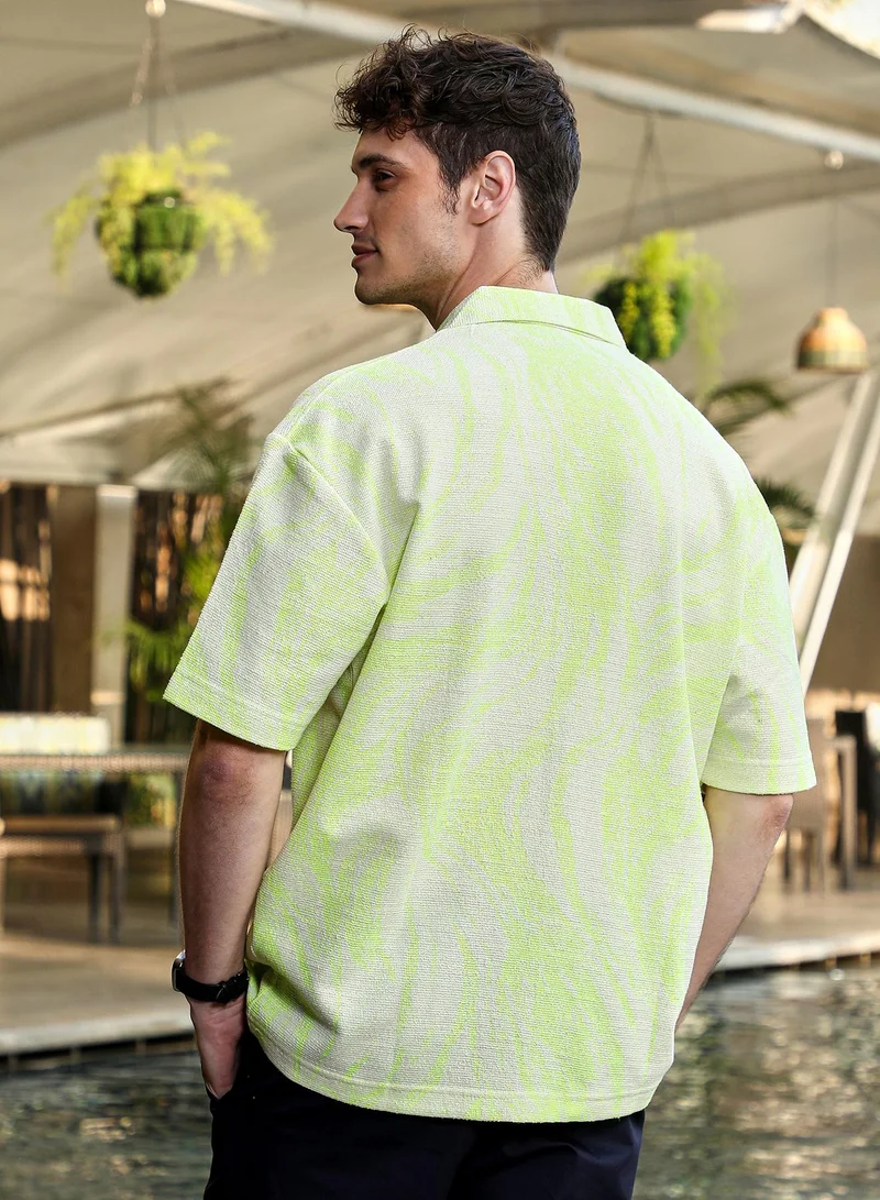 Campus Sutra Men's Lime Green & Off-White Blaze Imprint Oversized Shirt