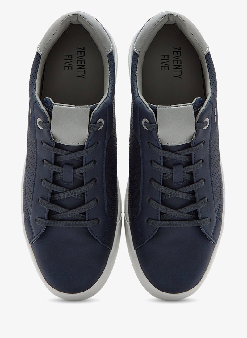 سفنتي فايف سنيكرز بتفاصيل مثقبة أساسية - Image 4