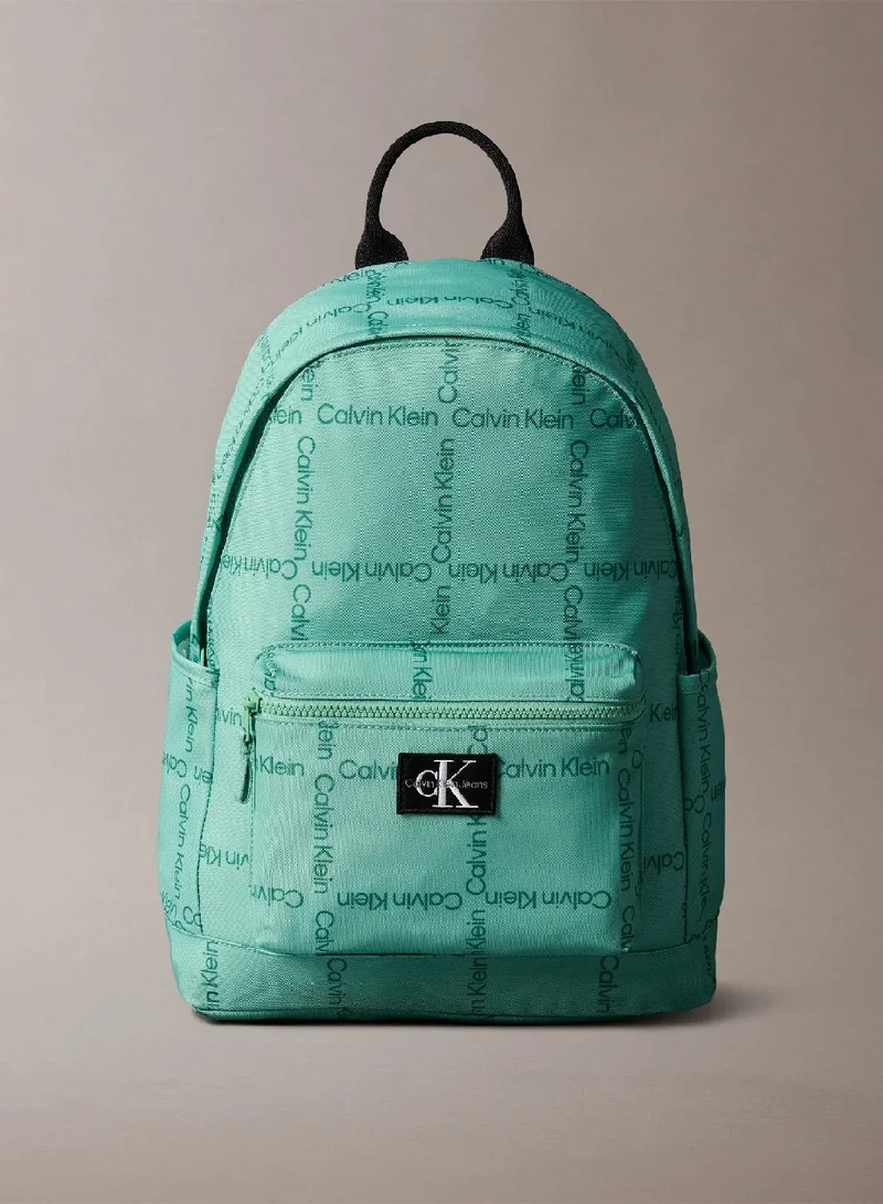 كالفن كلاين جينز شنطة ظهر مزينة بشعار كلفن كلاين للأطفال