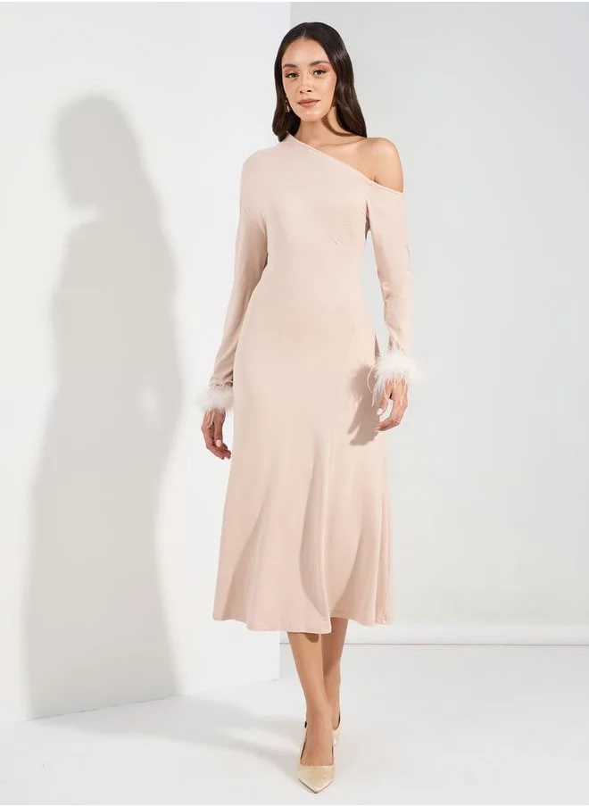 Styli Asymmetric Neck Midi Dress with Faux Fur Detail