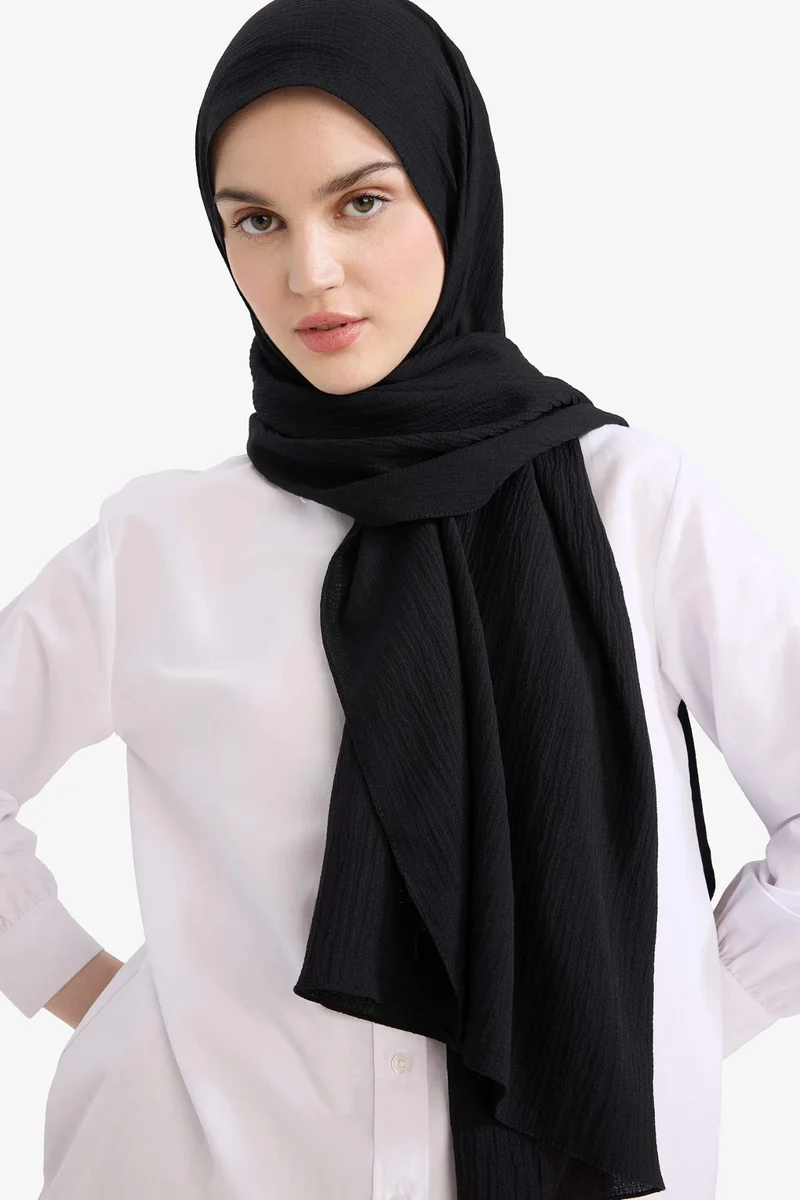 ديفاكتو Woman Textured Hijab Shawl