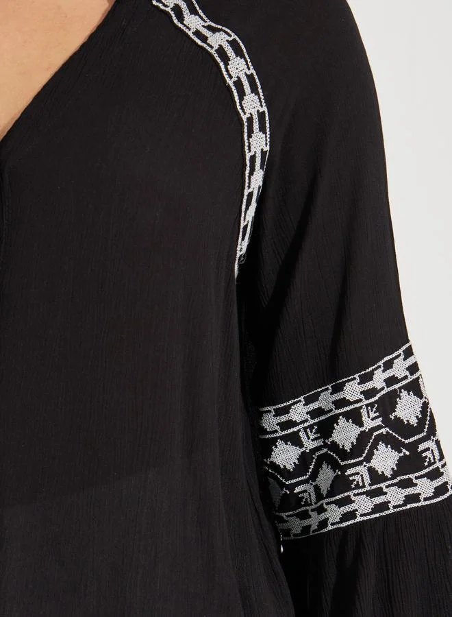 Styli Embroidered Raglan Sleeve Buttoned Top