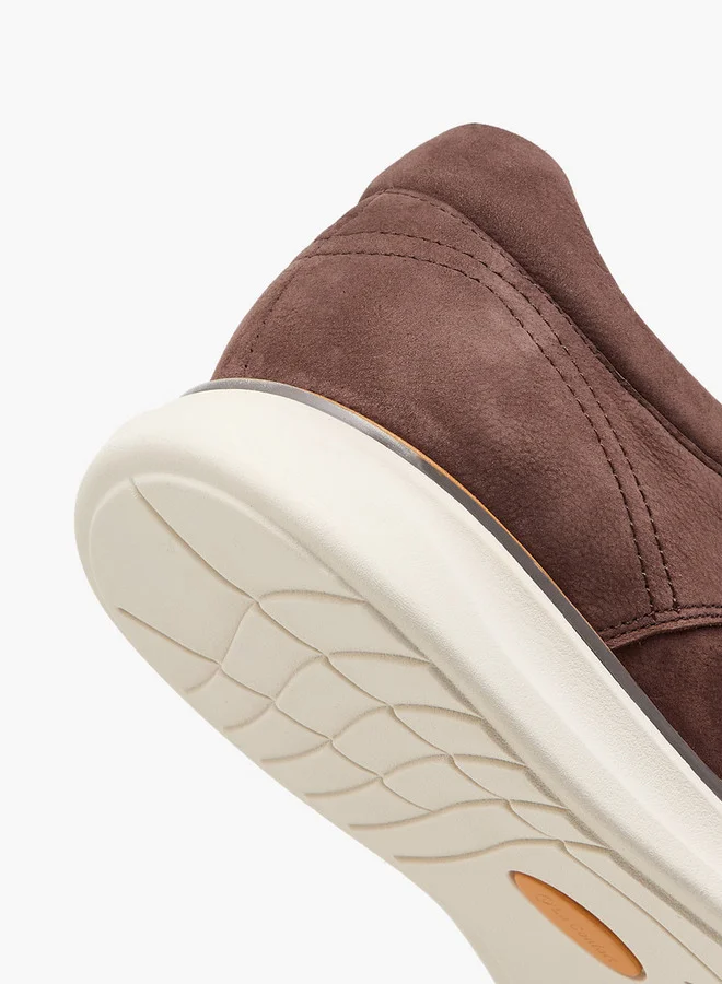 لو كونفورت Men Solid Lace-Up Sneakers