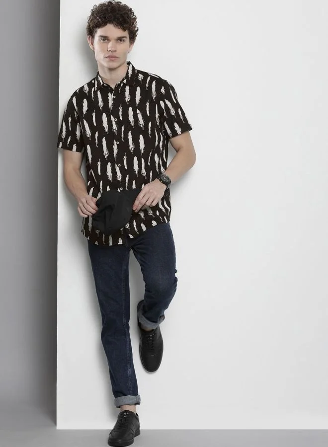 The Indian Garage Co Men Regular Fit Printed Half Sleeves Cutaway Collar Casual Shirt