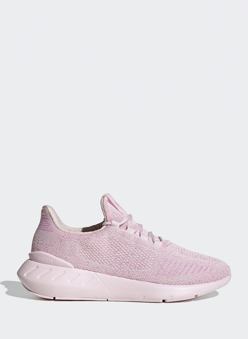 Adidas سويفت رن 22 ديكون - Image 1