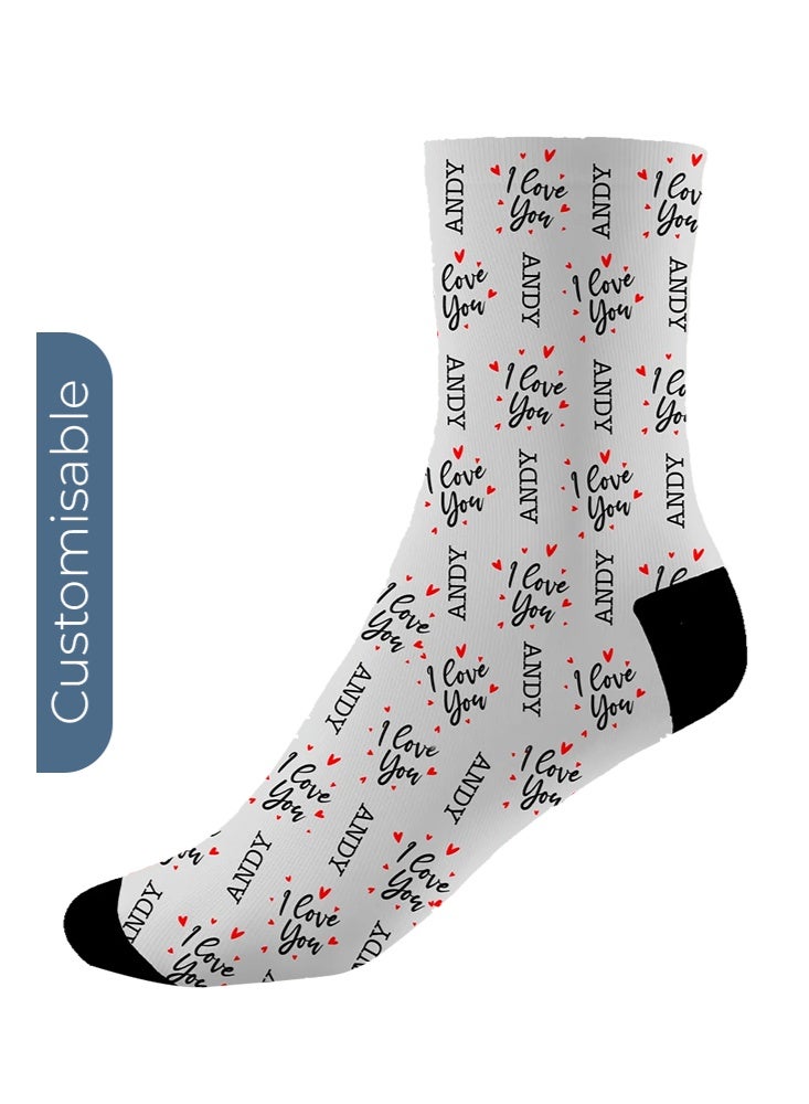 شير ذا لوف  جوارب بيضاء مخصصة باسمك – تصميم الحب والعناق والقلوب - Image 2