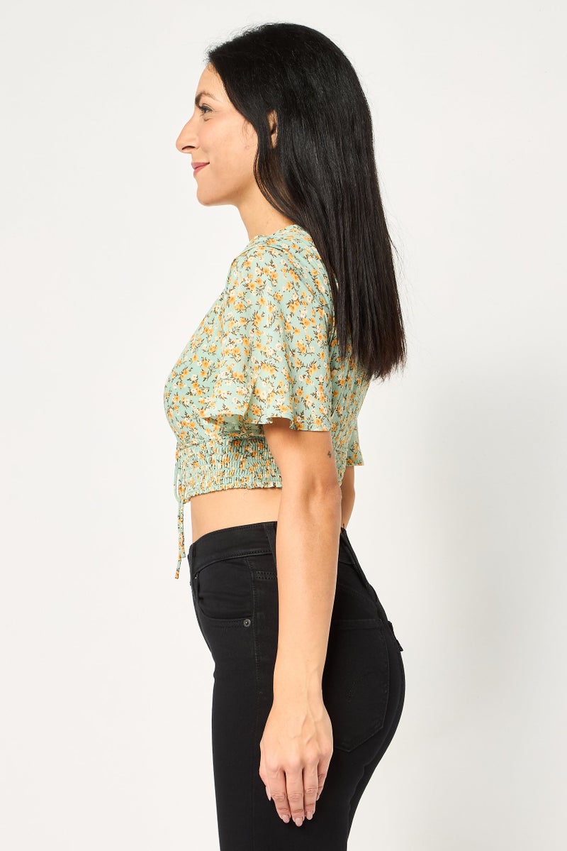 VERO MODA بلوزة نسائية بأكمام جرس وفتحة على شكل V، مطبوعة بأزهار، متعددة الألوان - Image 2