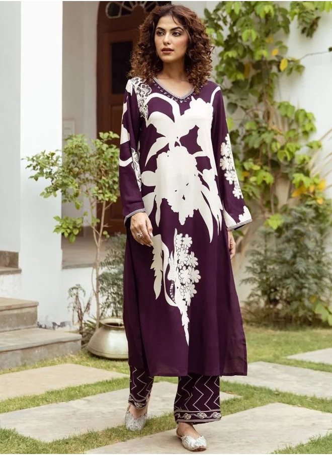 آي شين Embroidered Women Purple Rayon Kurta Set with Embroidered pattern Tunic and Palazzo features a Round neckline and Three-Fourth Sleeve secured with Elastic closure and styled in Straight Fit ideal for Festive moments — crafted to elevate your special moments.