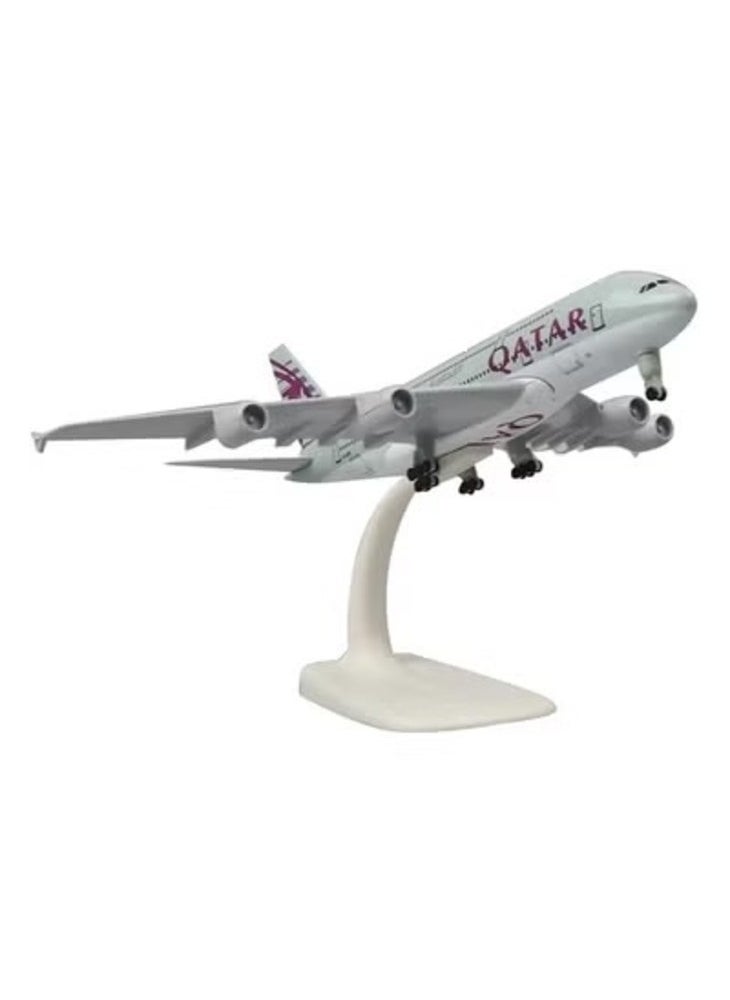 Qatar Airplane Model Metal Small Size 16cm  - Image 1
