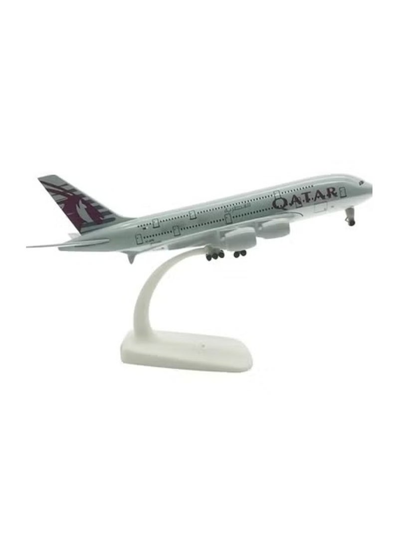 Qatar Airplane Model Metal Small Size 16cm  - Image 3