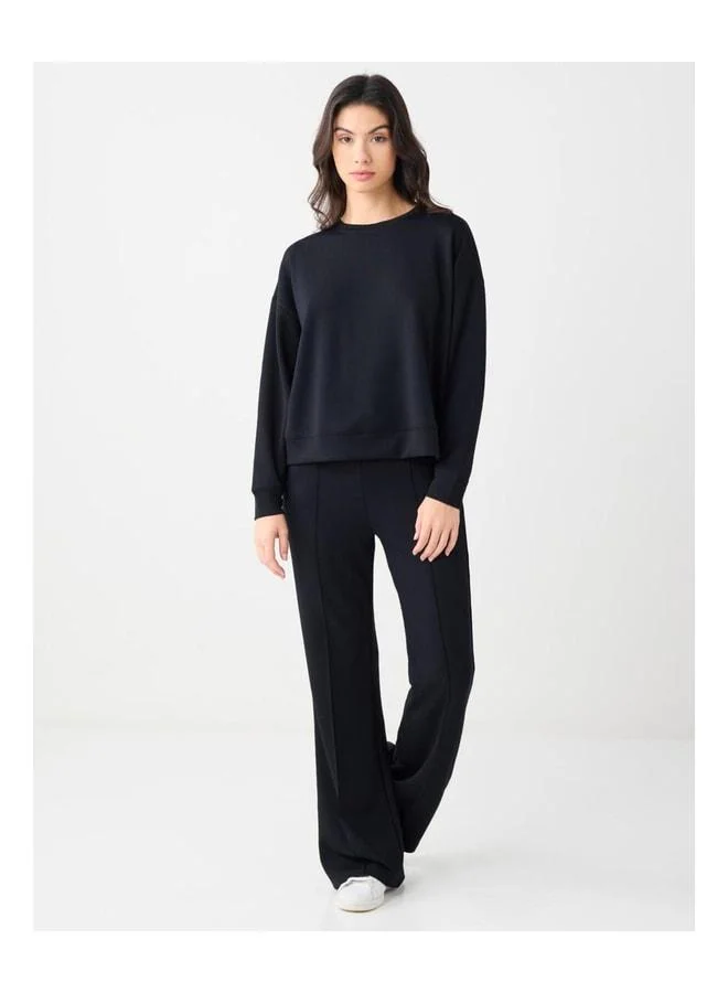 جيمي كي ست شيرت أسود بقصة مريحة وياقة دراجة من مودال