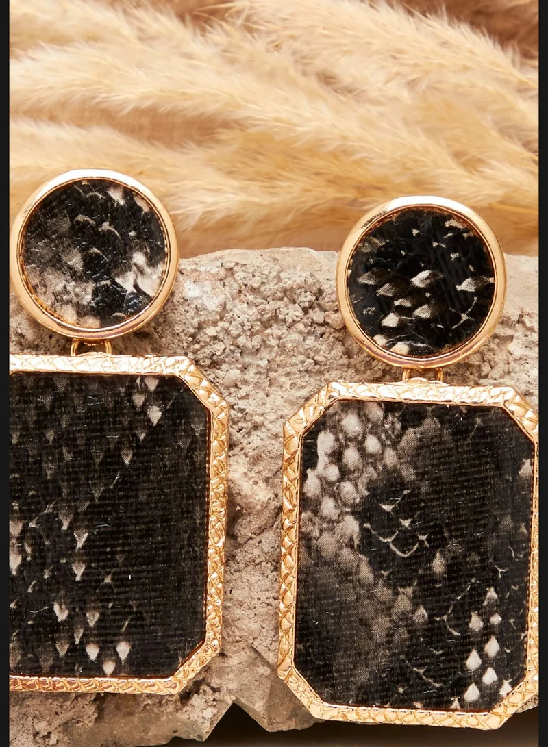 SOHI Gold Plated Designer Drop Earring