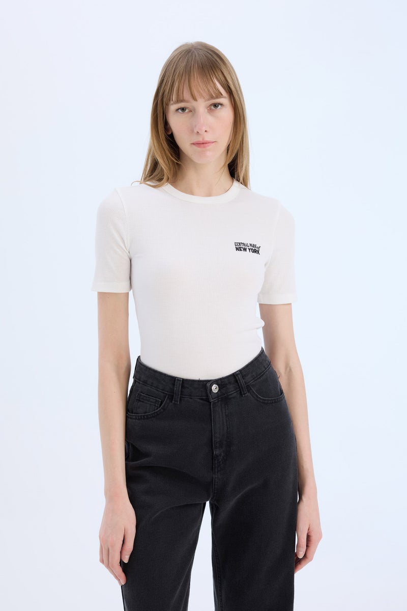 DeFacto Woman Slim Fit Crew Neck Printed Casual T-Shirt - Image 4