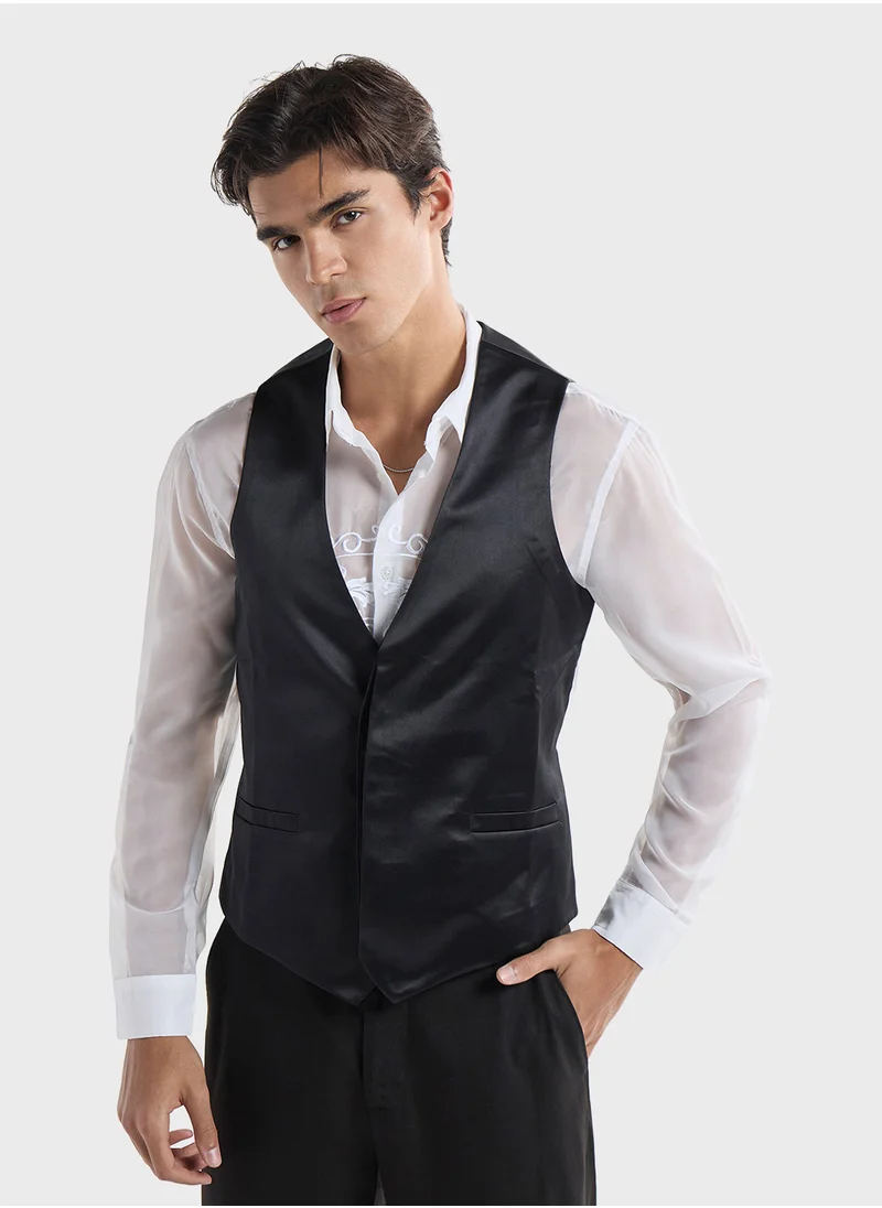 فاف Solid Sleeveless Waistcoat with Concealed Button P