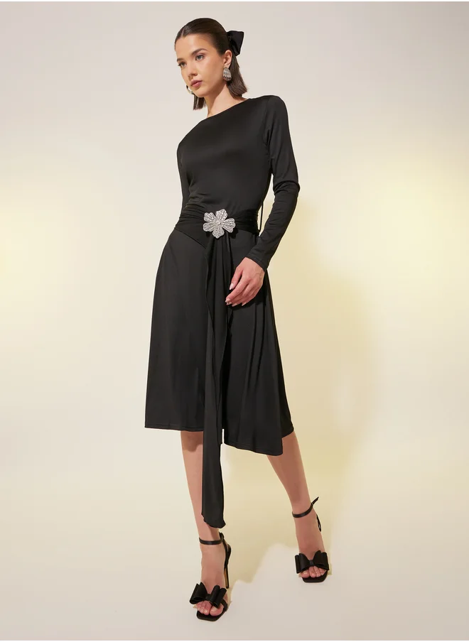 ستايلي Solid Long Sleeves Embellished Knee-Length Dress