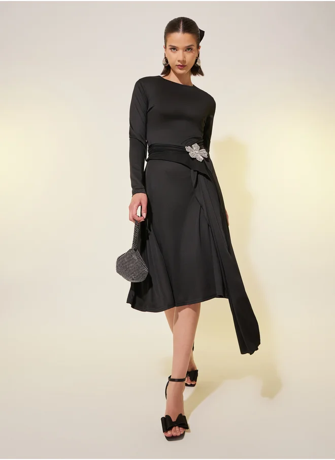 ستايلي Solid Long Sleeves Embellished Knee-Length Dress