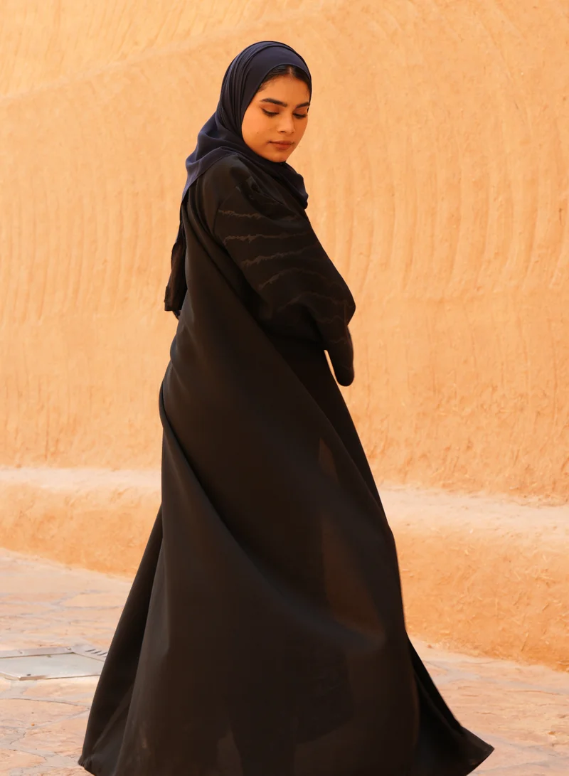 FASHION LINE Abaya Black Sleeves jacquard Tiger Print Design, V-Open Neck