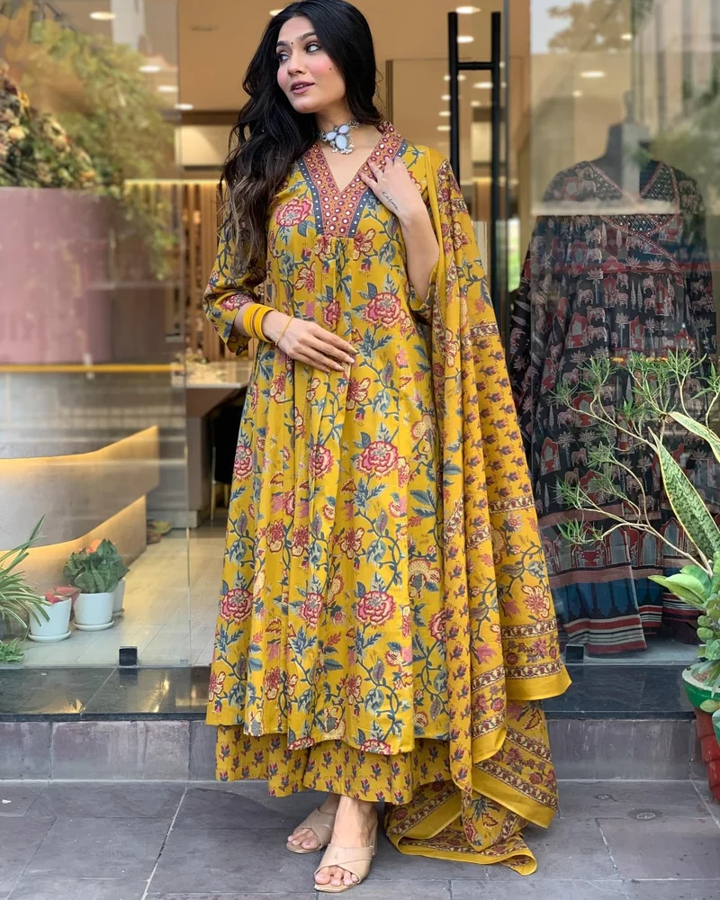 جو سريكي كورتا مطبوعة بمزيج أناركالي من GoSriKi مع بنطال ودوباتا ودوباتا (أصفر GS_3XL_Yellow_XXX-كبير) من وكالة المخابرات المركزية)