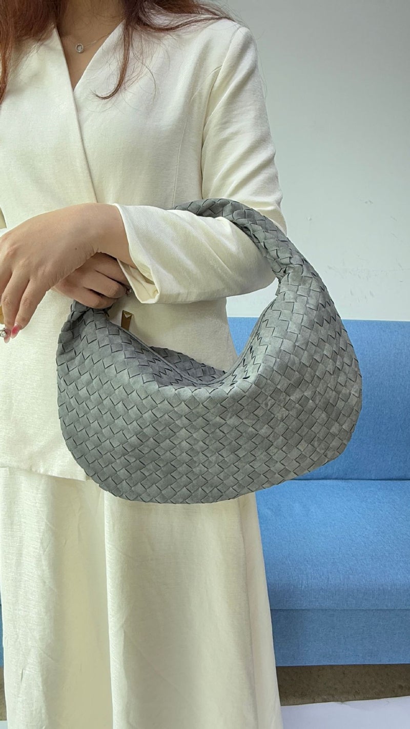Trendy Pure Color Soft Leather Woven Women'S Bag 2025 Spring And Large Capacity Handbag High Quality Armpit Bag - Image 1