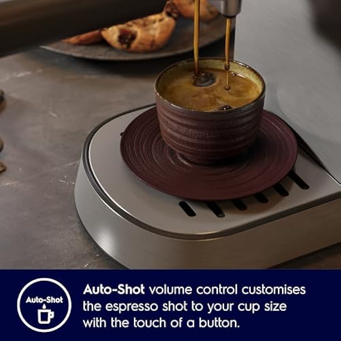 الكترولوكس ماكينة صنع قهوة الإسبريسو بمضخة مع شاشة تعمل باللمس ونظام تسخين Thermoblock وضغط 15 بار وماكينة صنع قهوة 2 في 1 مع رغوة حليب للكابتشينو واللاتيه باللون الفضي E5Ec150St - Image 2