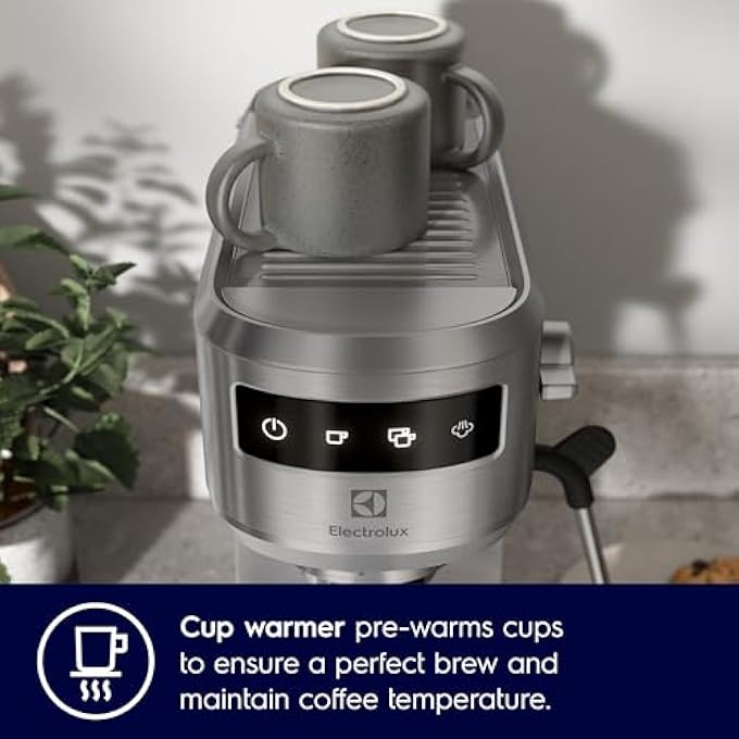 الكترولوكس ماكينة صنع قهوة الإسبريسو بمضخة مع شاشة تعمل باللمس ونظام تسخين Thermoblock وضغط 15 بار وماكينة صنع قهوة 2 في 1 مع رغوة حليب للكابتشينو واللاتيه باللون الفضي E5Ec150St - Image 3