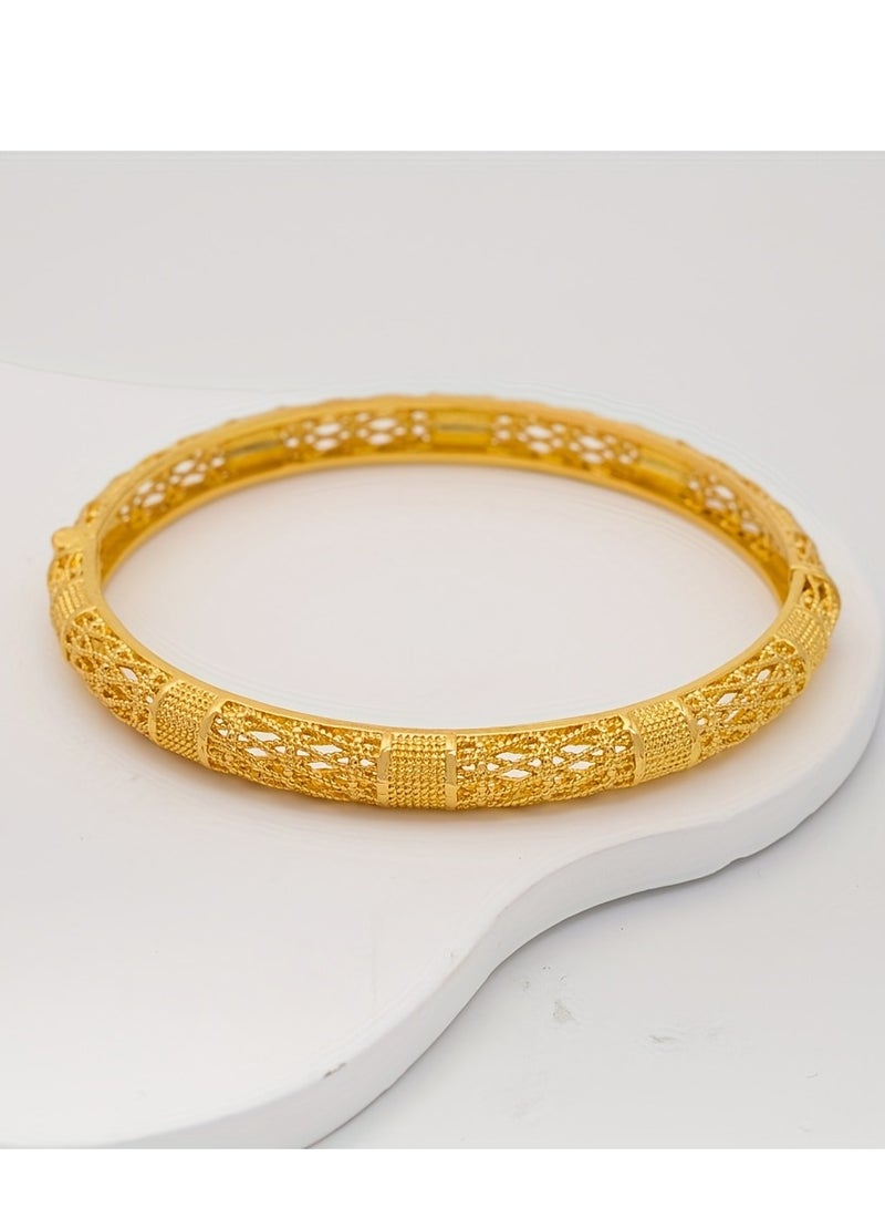 FASHION Hollow Diamond Pattern Bracelet, Exquisite Environmentally Friendly Copper Ladies Fashion Bracelet  - Image 1