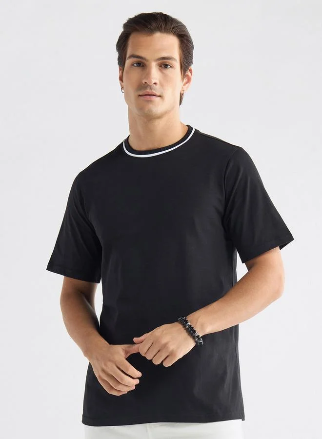 Splash FAV Solid T-shirt with Round Neck and Short Sleeves