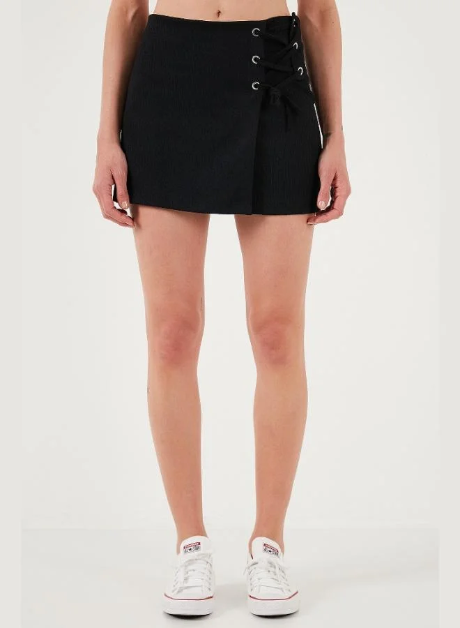 ليلا ليلا شورت تنورة نسائي ضيق بخصر عالٍ ورباط