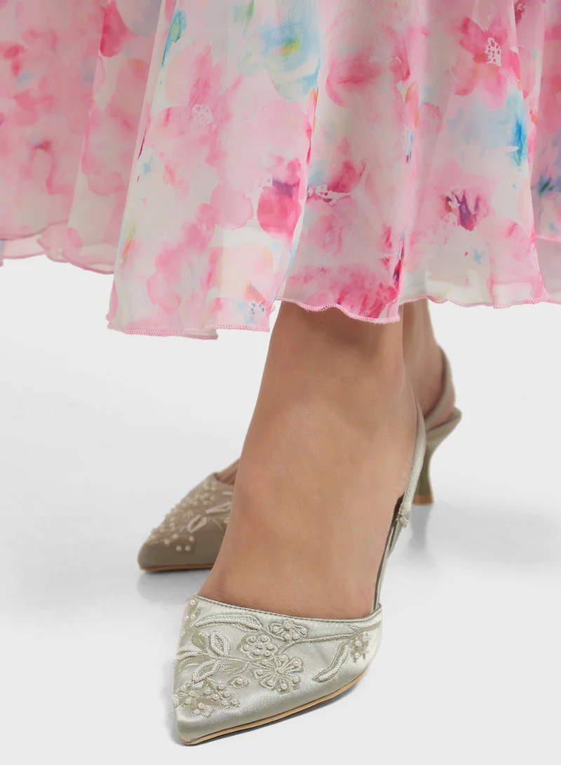 ايلا ليمتد اديشن Floral Embroidered Pearl Detail Pointy Backstrappump